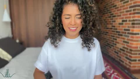 Snapshot of illaroom chatting on December 5, 8:33 pm Kloe online show from December 5, 8:33 pm