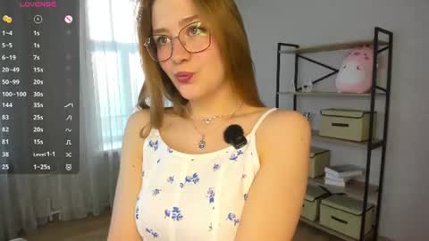 Snapshot of ilonamoorman chatting on July 11, 7:11 am Ilona online show from July 11, 7:11 am