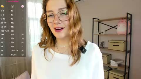 Snapshot of ilonamoorman chatting on July 12, 6:59 am Ilona online show from July 12, 6:59 am