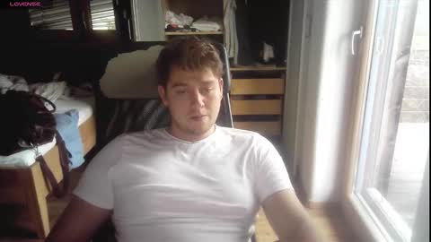 Snapshot of iloveyoutoo2000 chatting on November 17, 1:06 pm iloveyoutoo2000 online show from November 17, 1:06 pm