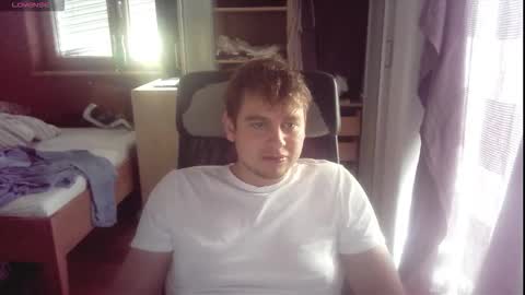 Snapshot of iloveyoutoo2000 chatting on November 18, 9:25 am iloveyoutoo2000 online show from November 18, 9:25 am