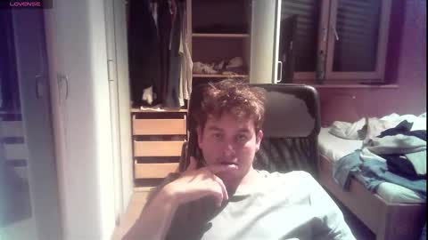 Snapshot of iloveyoutoo2000 chatting on November 26, 4:19 pm iloveyoutoo2000 online show from November 26, 4:19 pm