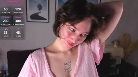 Snapshot of iluminadangoun chatting on June 8, 1:28 am Hello everyone Im Lily online show from June 8, 1:28 am