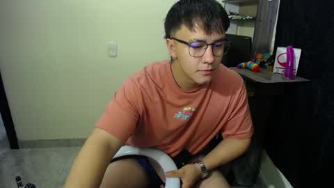 Snapshot of im__noah chatting on March 3, 11:11 am im__noah online show from March 3, 11:11 am