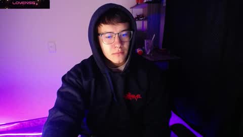 Snapshot of im__noah chatting on March 8, 11:05 am im__noah online show from March 8, 11:05 am