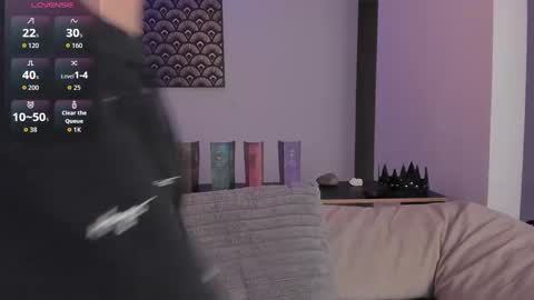 IM  THOMAS online show from December 15, 5:01 am