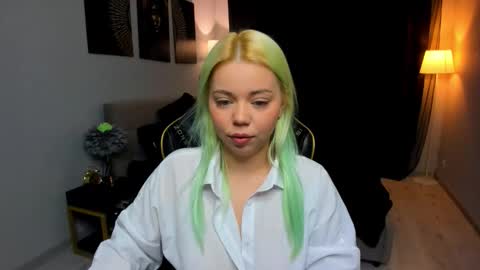 Roxy online show from March 15, 7:31 pm