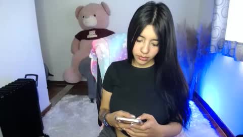 Alyn online show from November 18, 3:05 pm