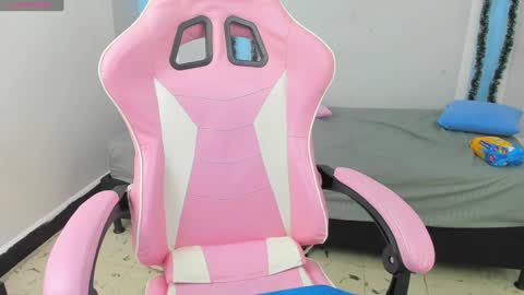 Snapshot of im_angels7 chatting on January 6, 9:41 am Angela online show from January 6, 9:41 am