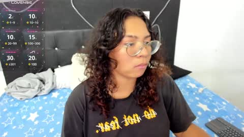 Snapshot of im_angels7 chatting on February 4, 3:00 am Angela online show from February 4, 3:00 am