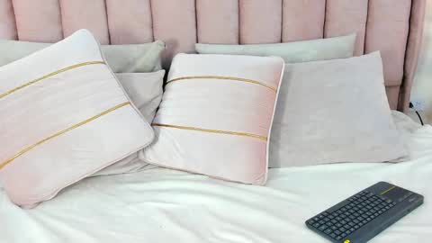 Caro   online show from November 18, 5:34 am