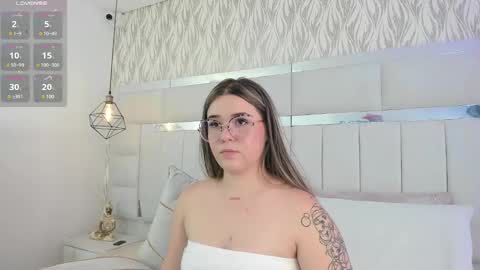 Snapshot of im_dalhia chatting on December 27, 8:39 pm DAHLIA online show from December 27, 8:39 pm