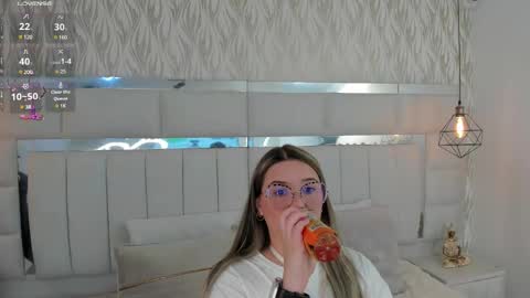 Snapshot of im_dalhia chatting on January 3, 8:22 pm DAHLIA online show from January 3, 8:22 pm