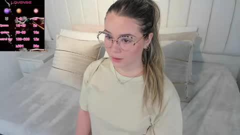 Snapshot of im_dalhia chatting on January 24, 8:54 pm DAHLIA online show from January 24, 8:54 pm