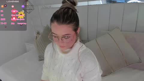 Snapshot of im_dalhia chatting on January 25, 2:03 pm DAHLIA online show from January 25, 2:03 pm