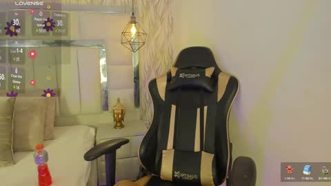 Snapshot of im_dalhia chatting on February 4, 8:49 pm DAHLIA online show from February 4, 8:49 pm