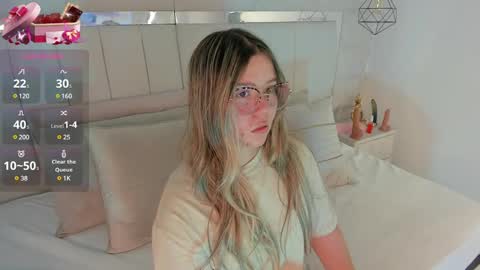 Snapshot of im_dalhia chatting on March 6, 8:05 pm DAHLIA online show from March 6, 8:05 pm