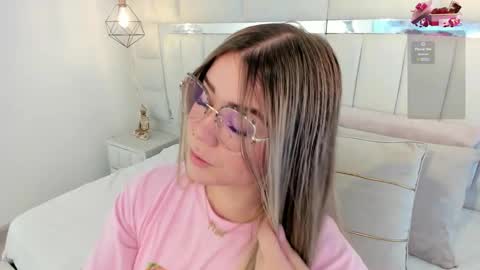 Snapshot of im_dalhia chatting on March 11, 8:31 pm DAHLIA online show from March 11, 8:31 pm