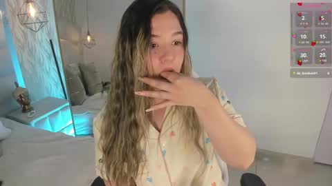 Snapshot of im_dalhia chatting on September 19, 9:15 pm DAHLIA online show from September 19, 9:15 pm