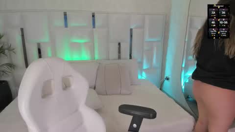 Snapshot of im_dalhia chatting on October 10, 8:41 pm DAHLIA online show from October 10, 8:41 pm