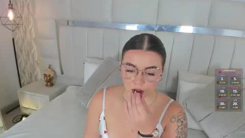 Snapshot of im_dalhia chatting on October 25, 8:03 pm DAHLIA online show from October 25, 8:03 pm