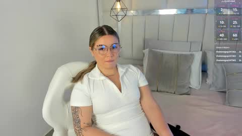 Snapshot of im_dalhia chatting on November 15, 8:27 pm DAHLIA online show from November 15, 8:27 pm