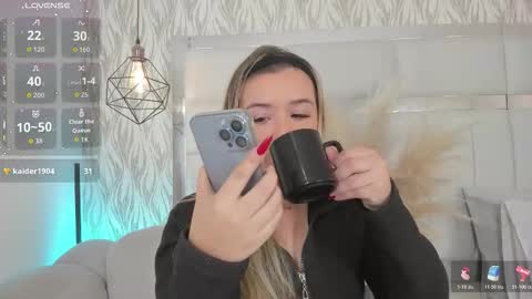 Snapshot of im_dalhia chatting on December 1, 8:47 pm DAHLIA online show from December 1, 8:47 pm