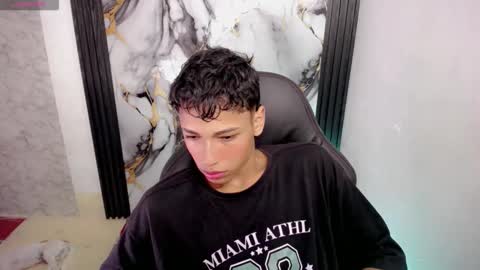 im_david01 online show from December 1, 1:05 pm