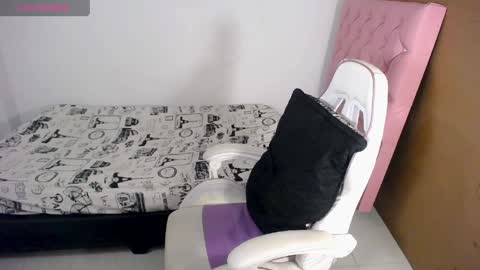 Snapshot of im_david01 chatting on May 1, 10:25 pm im_david01 online show from May 1, 10:25 pm