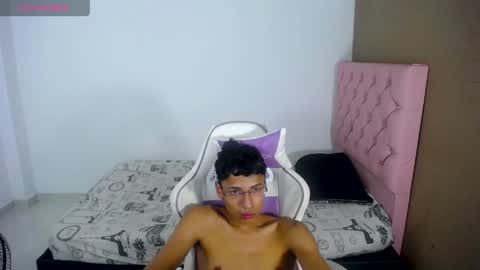Snapshot of im_david01 chatting on May 8, 11:54 pm im_david01 online show from May 8, 11:54 pm