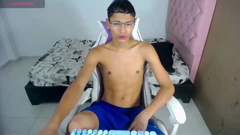 Snapshot of im_david01 chatting on May 10, 9:31 pm im_david01 online show from May 10, 9:31 pm