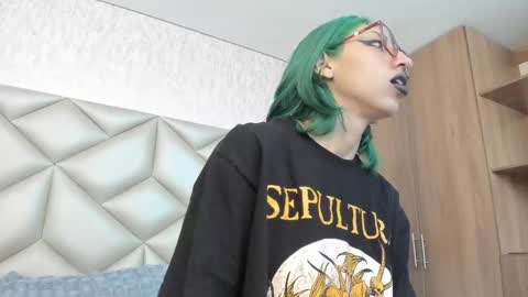  Im Gaia online show from September 15, 12:27 pm