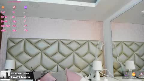  Im Gaia online show from October 9, 12:25 pm