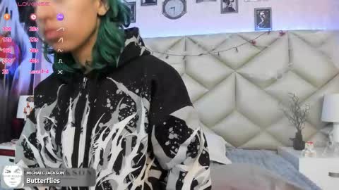  Im Gaia online show from October 11, 1:31 pm