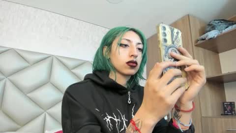  Im Gaia online show from November 24, 12:16 pm