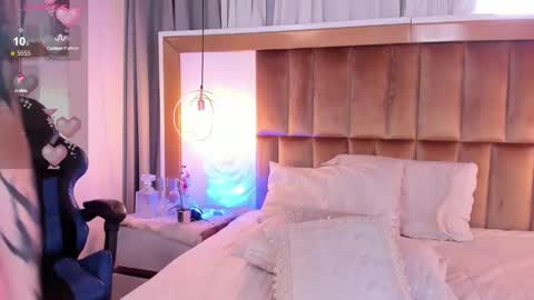 Anna  online show from December 14, 5:47 pm