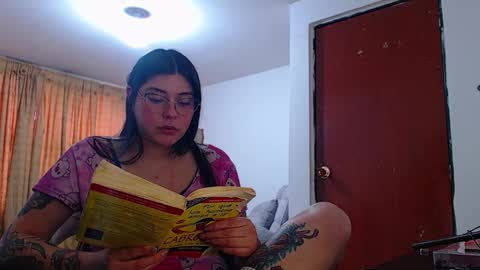 Hanna online show from October 30, 6:52 pm