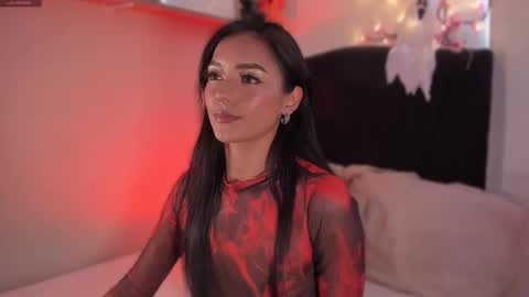 Isa online show from October 28, 9:17 pm