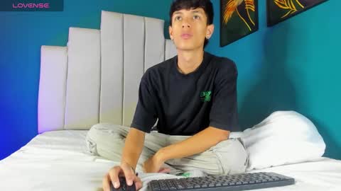 Snapshot of im_kael chatting on January 27, 3:26 am Kael online show from January 27, 3:26 am