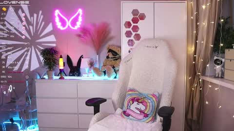 Snapshot of im_kristina chatting on February 12, 1:09 am Kris online show from February 12, 1:09 am