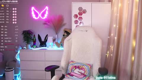 Snapshot of im_kristina chatting on March 1, 6:24 am Kris online show from March 1, 6:24 am