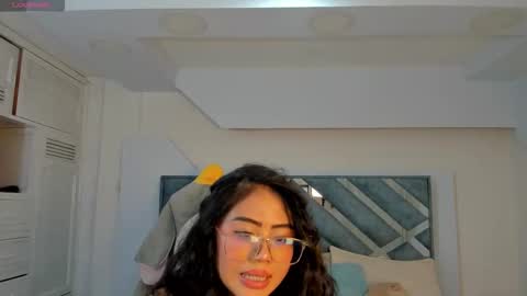 Snapshot of im_miila chatting on September 16, 7:48 pm Mila online show from September 16, 7:48 pm