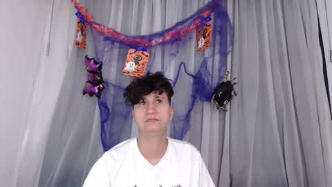 Snapshot of im_milancs chatting on October 15, 3:39 am milan online show from October 15, 3:39 am