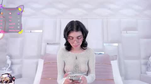 Snapshot of im_molly_angel chatting on September 22, 8:22 pm Moly online show from September 22, 8:22 pm