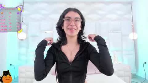 Snapshot of im_molly_angel chatting on October 12, 6:51 pm Moly online show from October 12, 6:51 pm