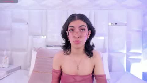 Snapshot of im_molly_angel chatting on November 17, 8:25 pm Moly online show from November 17, 8:25 pm