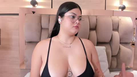 im mou  online show from April 21, 12:55 pm