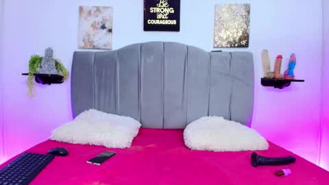 im_riley_ online show from October 6, 7:11 pm