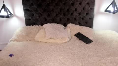 im_sky_ online show from March 3, 6:30 am