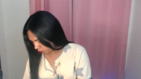 Snapshot of im_ur_girl_demure chatting on May 4, 12:23 pm kyline online show from May 4, 12:23 pm